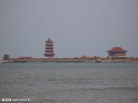 微波粼粼