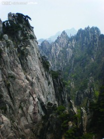 黄山峭壁