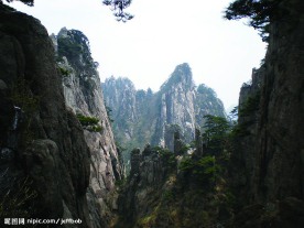 黄山峭壁