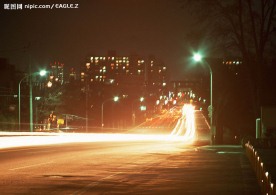 夜色下的路