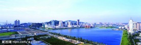 员当湖全景