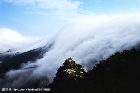 庐山瀑布云