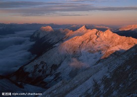 夕阳山峰