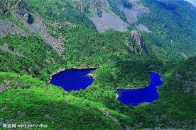 螺髻山姐妹湖