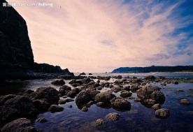 山脚石崖
