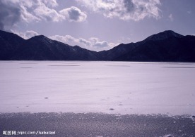 山水剪影