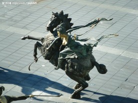 唐代马球比赛雕塑