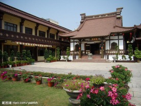 传统东方建筑虎尾寺庙