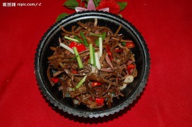 干锅茶树菇