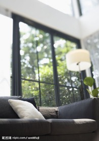 家居生活 沙发 家中一角台灯