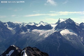 连绵山峦