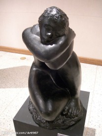 法国雕塑家路易自抱女人体