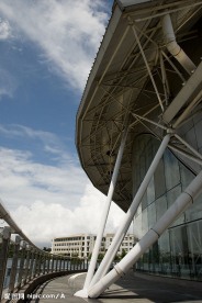 青岛大学体育馆 蓝天 白云
