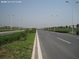 初夏的公路