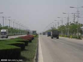 初夏的公路