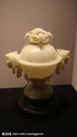 白玉东方巨龙花熏