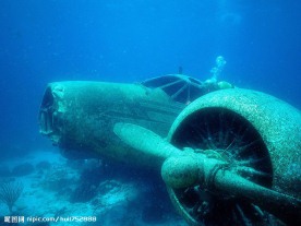 海底飞机残骸