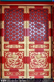 雕龙的红门