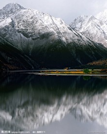 静静的雪山 静静的湖水