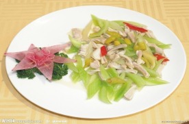 西芹炒脆肚