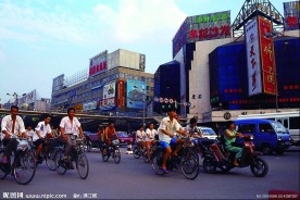 骑自行车
