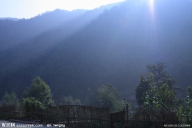 晨曦下的村庄
