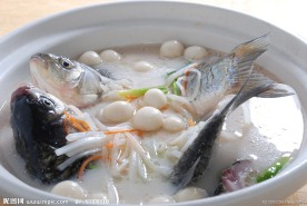 汤圆银丝鲫鱼