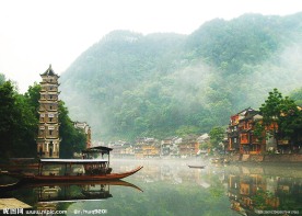 湘西 凤凰 风景 古城 青山 绿水 沱江 游船 红桥 吊角楼 晨景