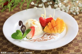 菠萝 草莓雪糕 雪糕 美食 西餐 甜品