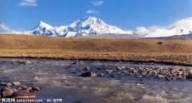 珠峰 珠穆朗玛峰 溪水 溪流 小溪 石头 高原 平原 荒原 高原雪山