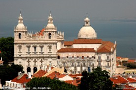 清真寺 古代建筑 海边 大海 树木 房子 海岸线