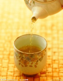 倒茶水