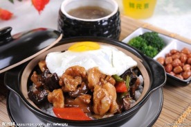 冬菇滑鸡煲仔饭