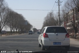 道路上的汽车