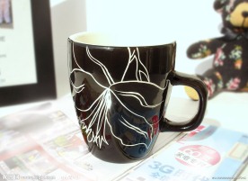黑色花纹马克杯