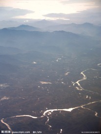 鸟瞰群山