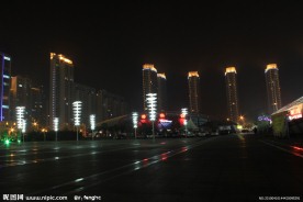 广场夜景