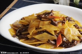 黄蘑土豆片