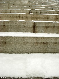 台阶 下雪