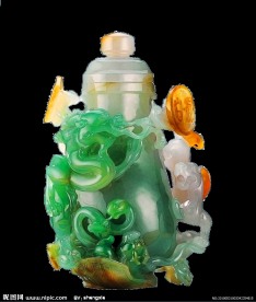 精品玉器精雕细琢翡翠盘龙壶