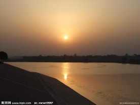 黄昏湖景