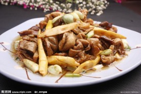 腊八蒜烧肥肠