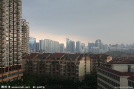 风雨前的黑暗