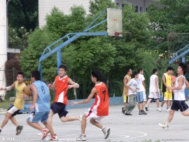 运动场上的球员