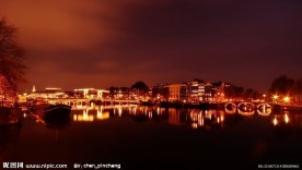 湖边繁华夜景