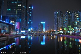 夜幕下的海岸城