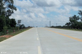 蓝天白云公路