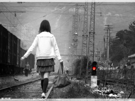 铁路女子颓废