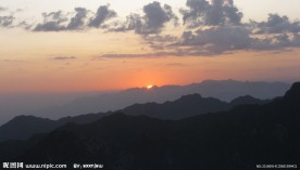 华山日出