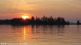 夕阳湖景